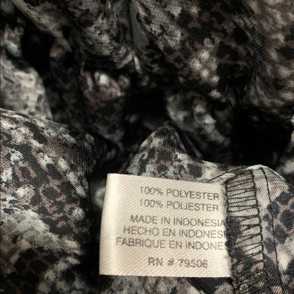 Violet & Claire Black and Gray Animal/Snake Print Sleeveless Blouse - Picture 11 of 14